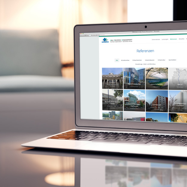 Webdesign Planprojekt auf dem Laptop