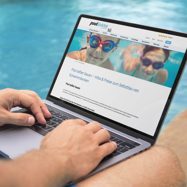 Pooldoktor Webdesign auf dem Laptop.