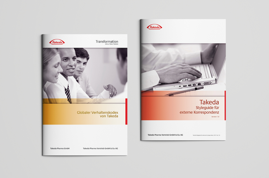 Broschüren zum globalen Verhaltenskodex von Takeda und zum Styleguide für externe Korrespondenz.