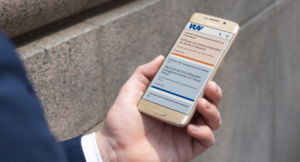 Ansicht der Website der VUV auf einem Smartphone.